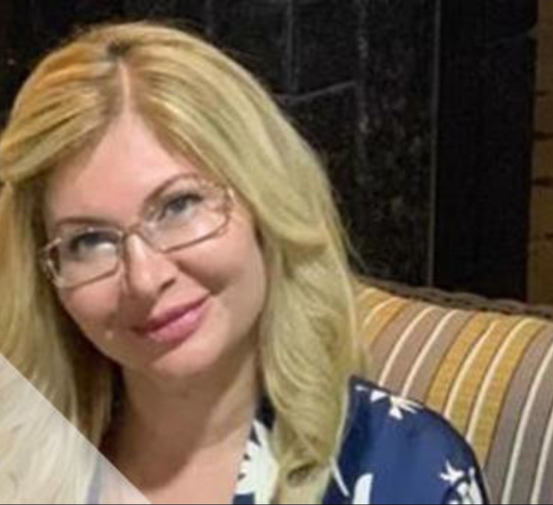 Medium Manuela